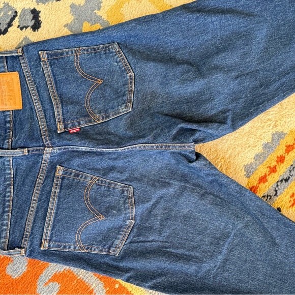 Levi’s wedgie fit - Picture 3 of 3